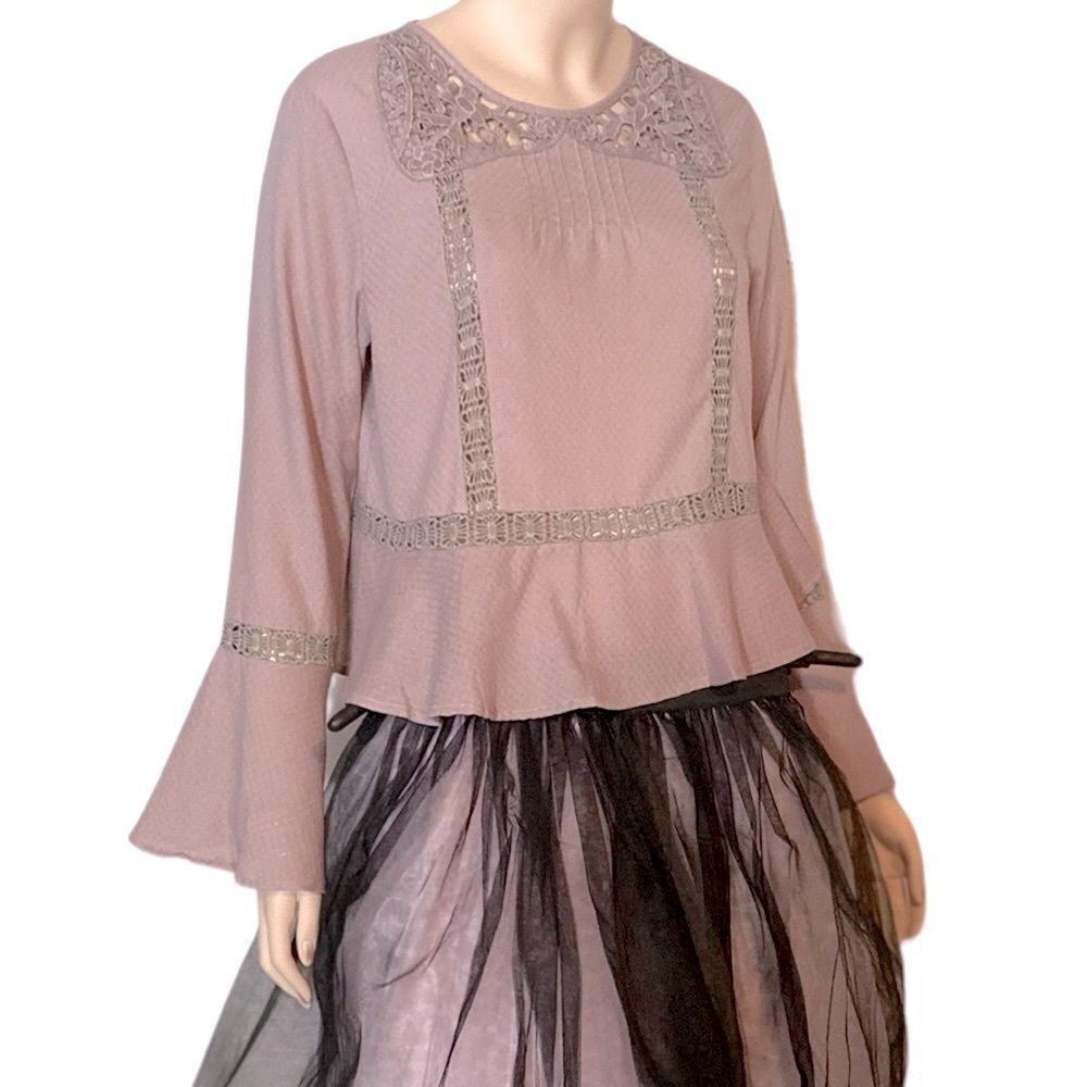 Cut-Out Crochet Round Neckline Long Bell Sleeve Ruffle Trim Top NEW - Picture 4 of 4